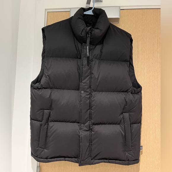 Aritzia Super Puff Men’s Vest 2XL Black - Picture 1 of 5